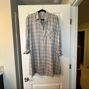Old Navy gray and white plaid shirt dress